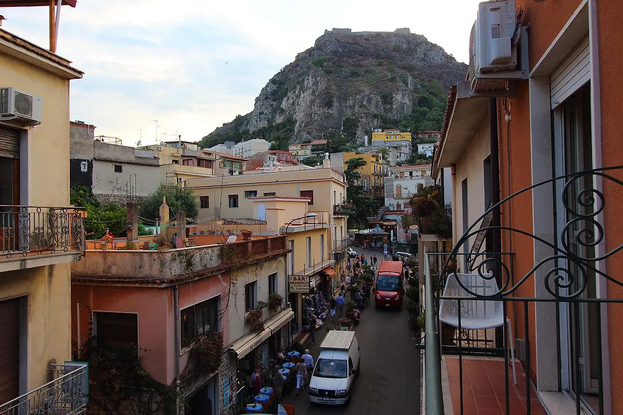 Innpiero Taormina 0*,  Italy
